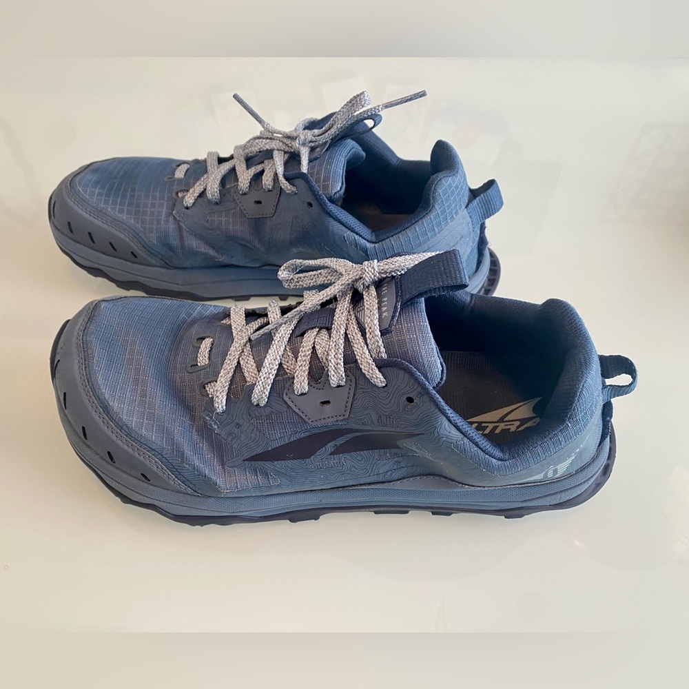 Women’s Altra Lone Peak 6 in Navy; Size 9.5